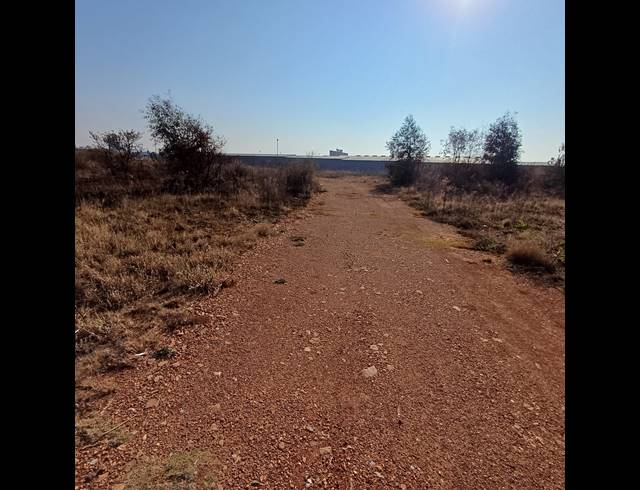 1.60HA VACANT LAND FOR SALE IN HIGHBURY